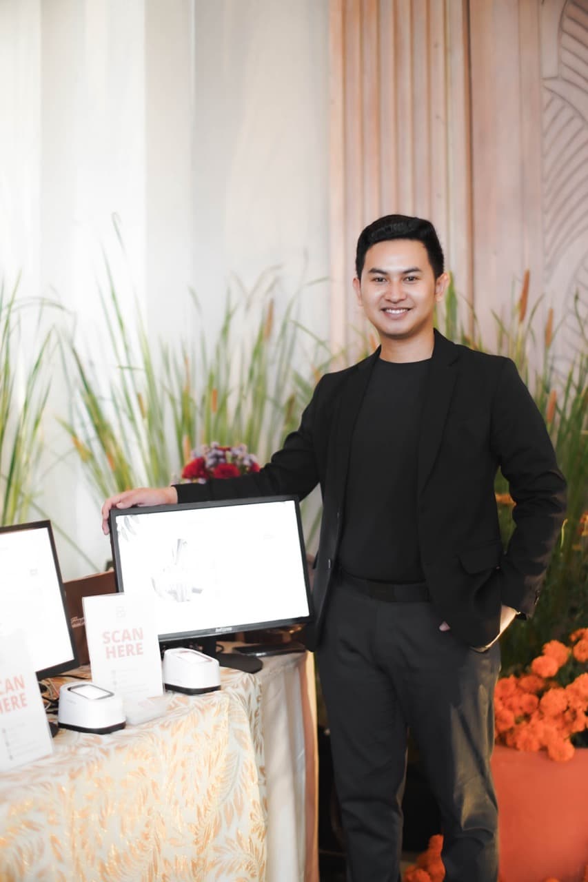 Sampul Strategi Undangan Hybrid untuk Tamu Digital dan Tamu Senior